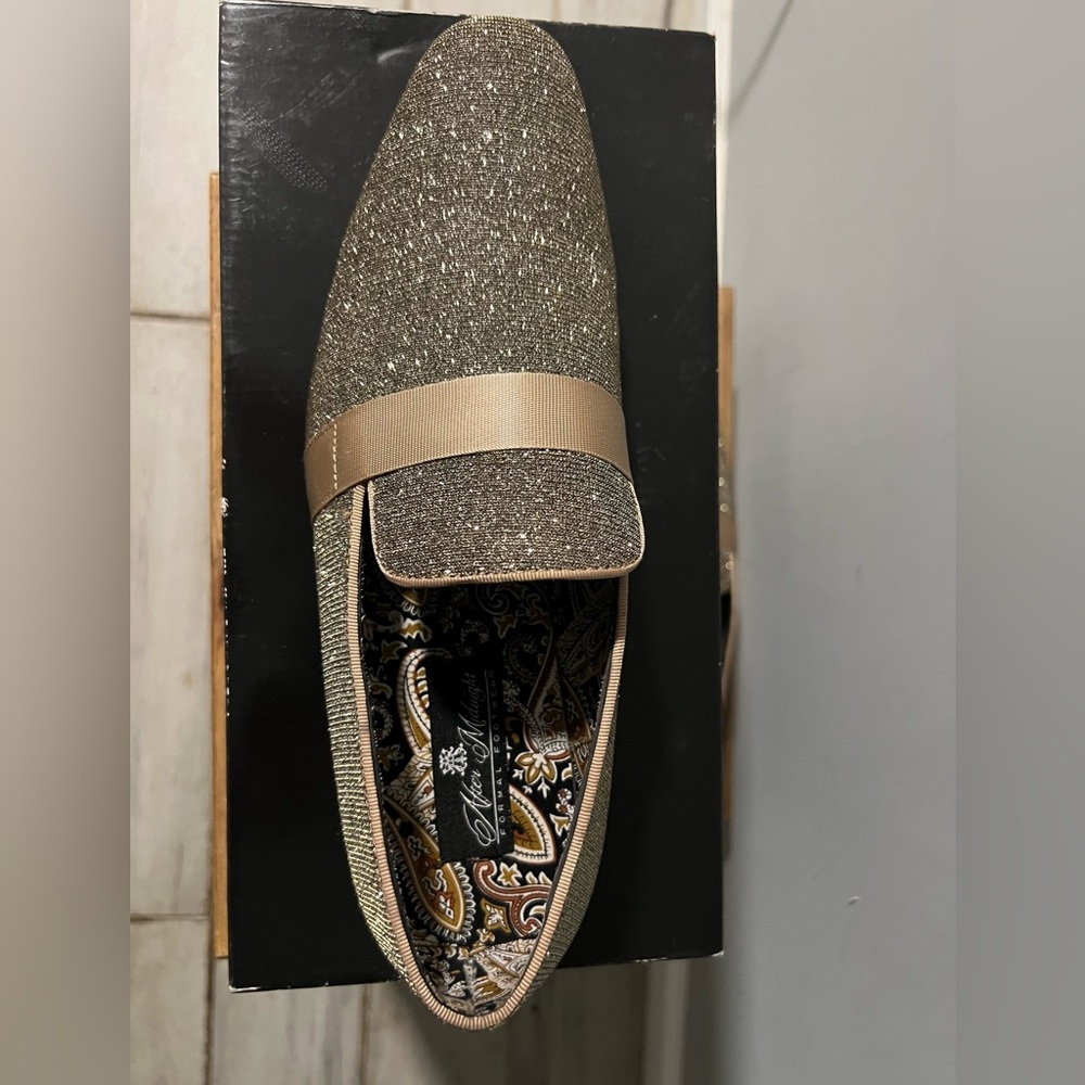 Men dress up shoes. Loafers. Size10